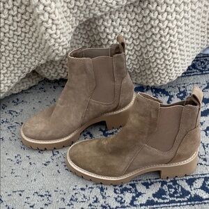 Stylish Tan Ankle Boots